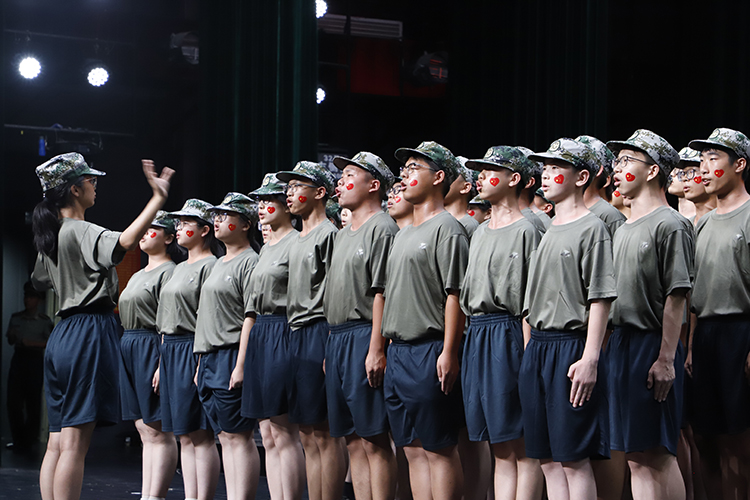 圖片4.1 紅船隊《中國海軍陸戰(zhàn)隊之歌》.JPG